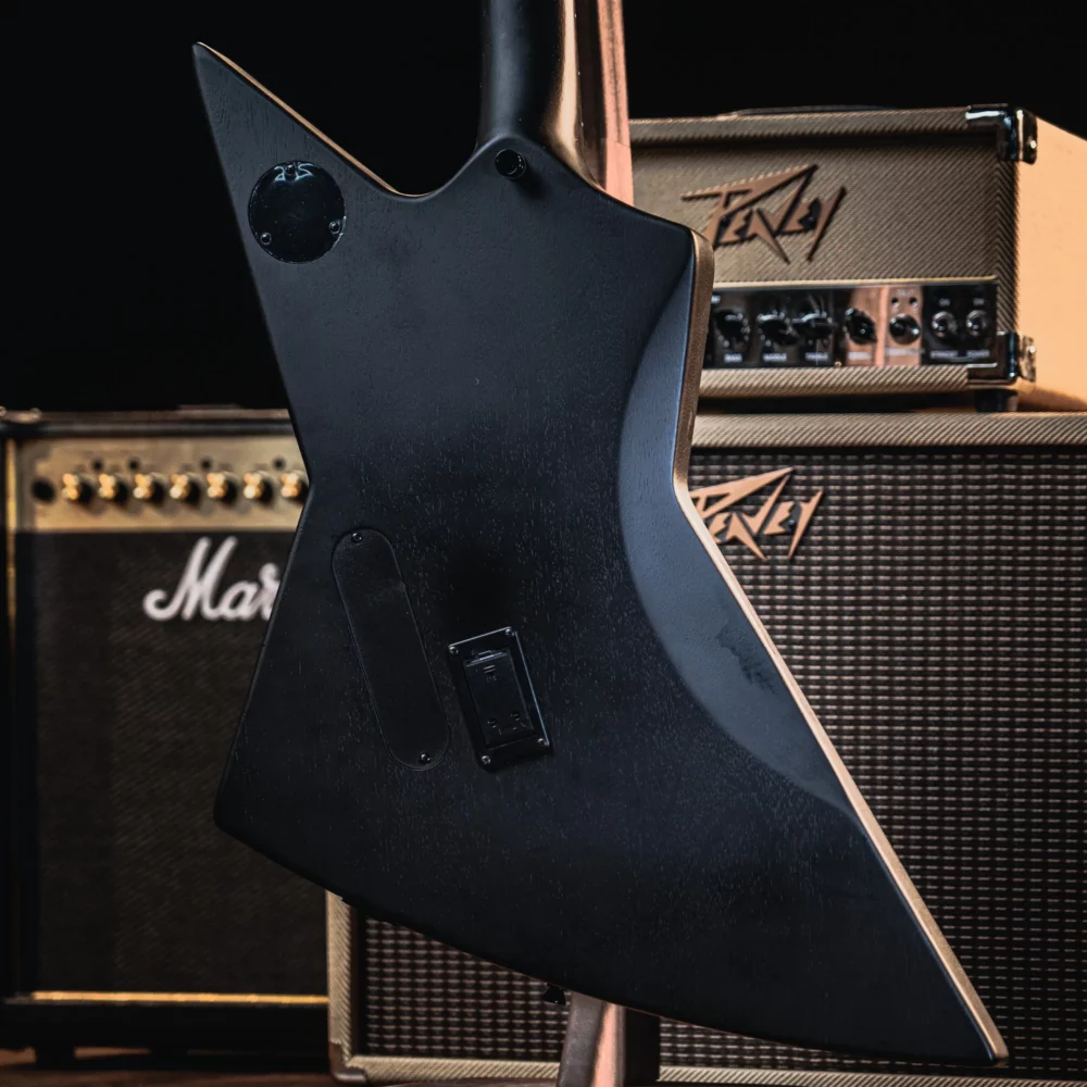 Gusta Ex All black back