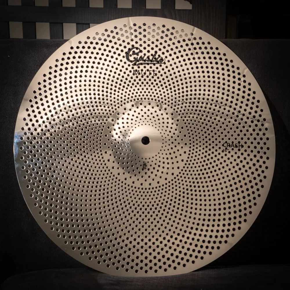 Gusta mute 16 crash
